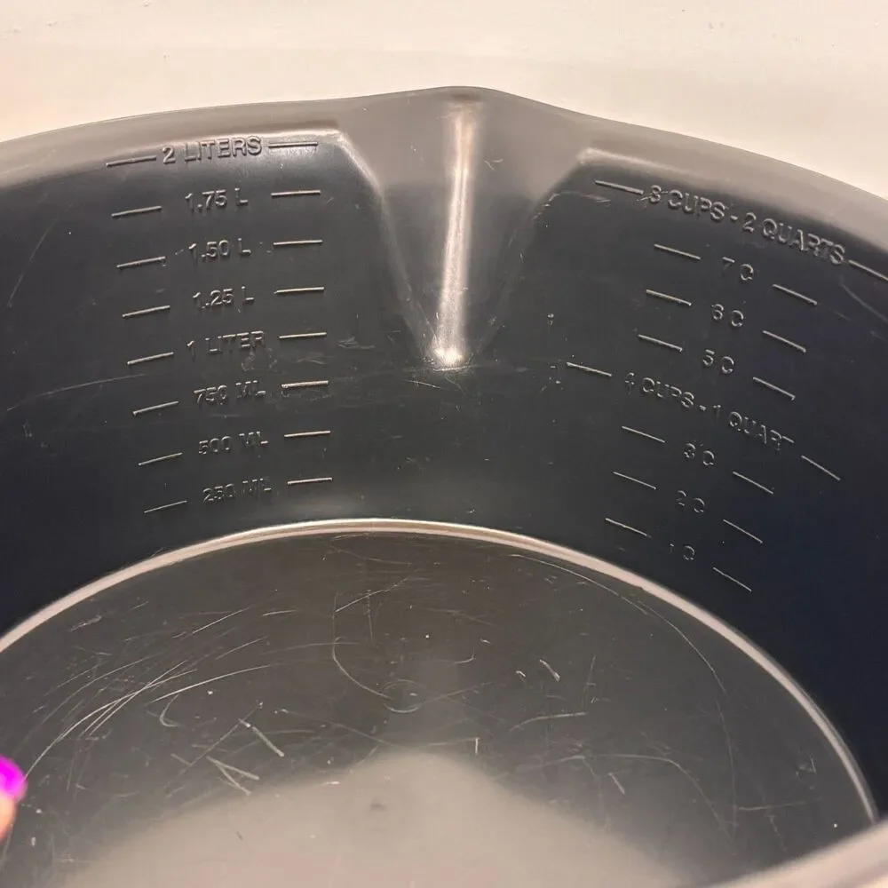Pampered Chef Large 8 Cup 2 Qt Micro Cooker Microwave Steamer Strainer Black